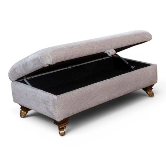 Canterbury Legged Ottoman
