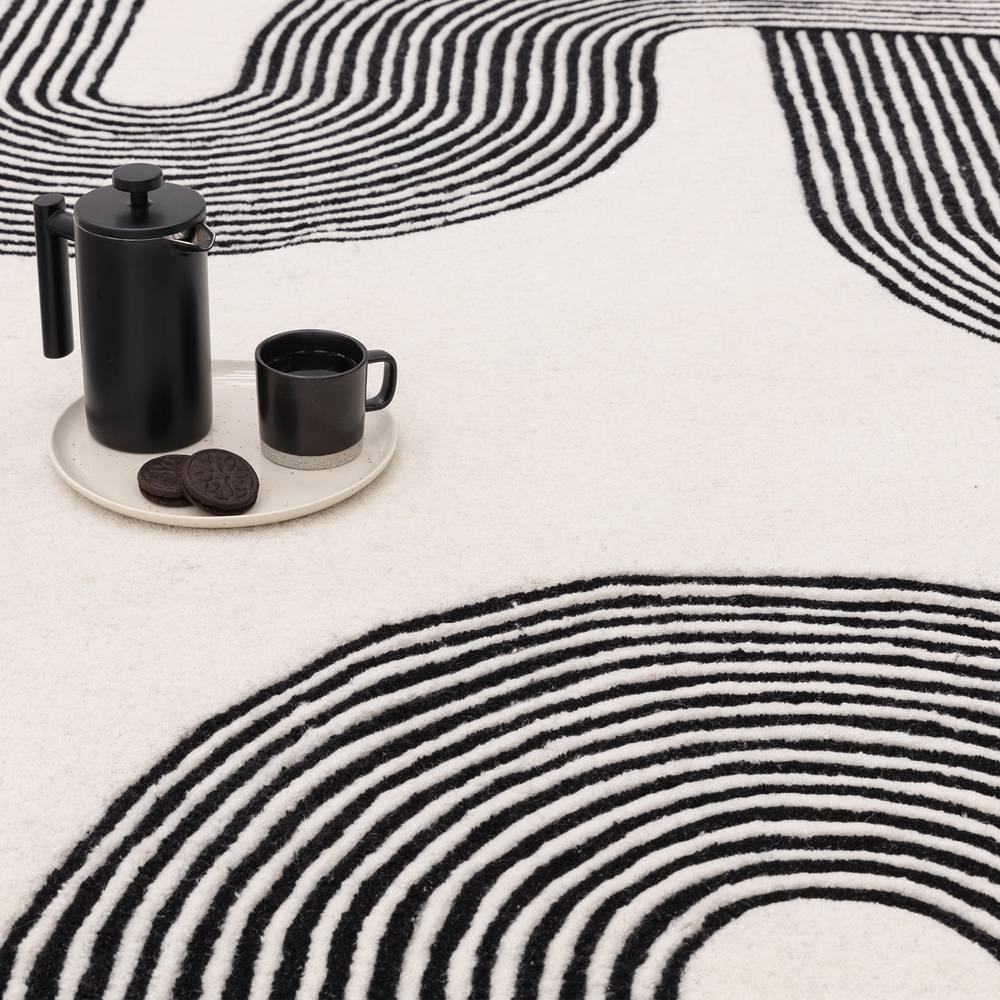 87 Arches Black Matrix Rug - 200cm x 300cm