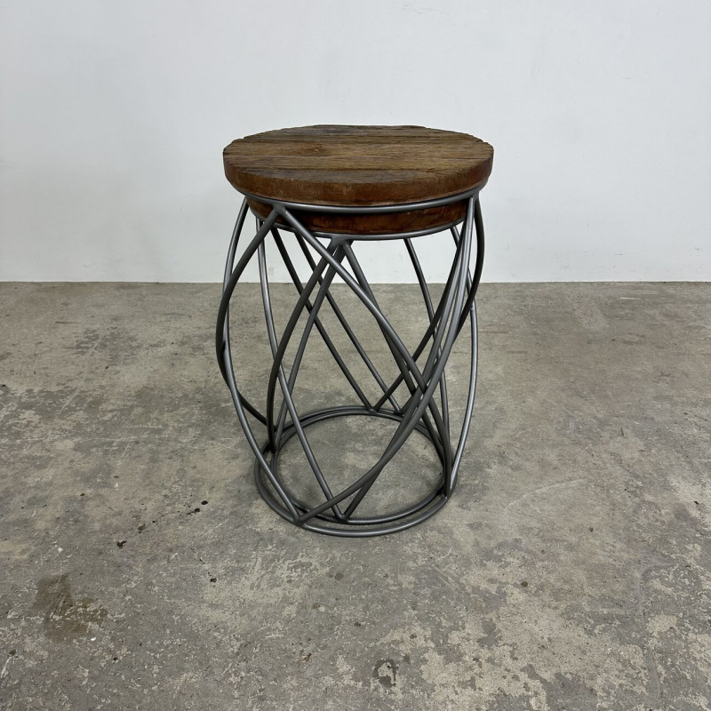 Round Lattice Nest of 2 Tables Round Lattice Nest of 2 Tables