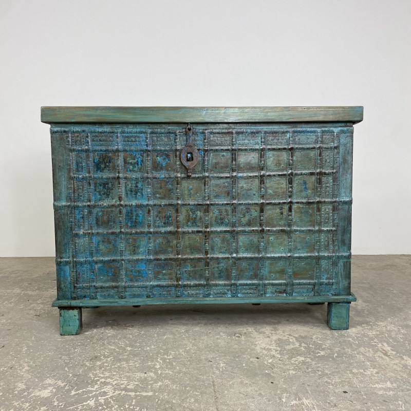 Vintage Narrow Pitari Chest