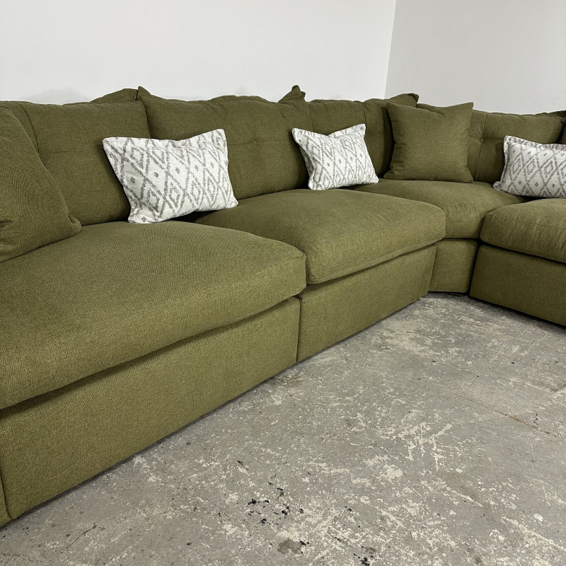Ruben Corner Sofa Group 4