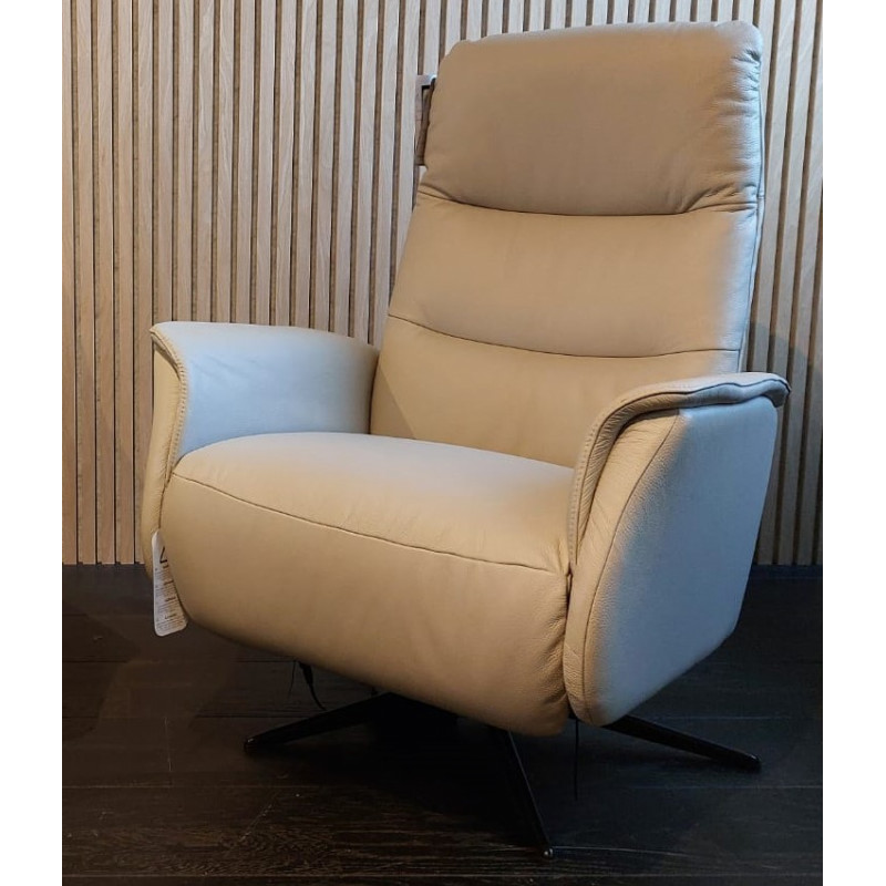 Fast Track Tate Electric Recliner Chair in Silver Grey Leather Fast Track Tate Electric Recliner Chair in Silver Grey Leather