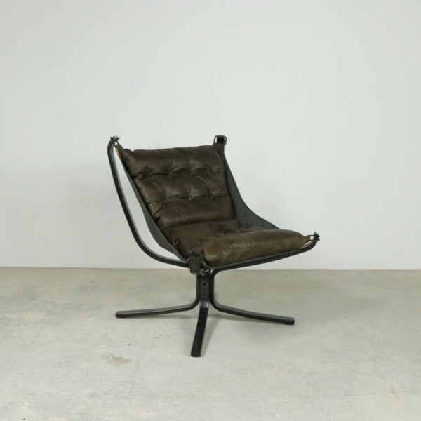 Whiskey Buttoned Suspend Chair Whiskey Buttoned Suspend Chair