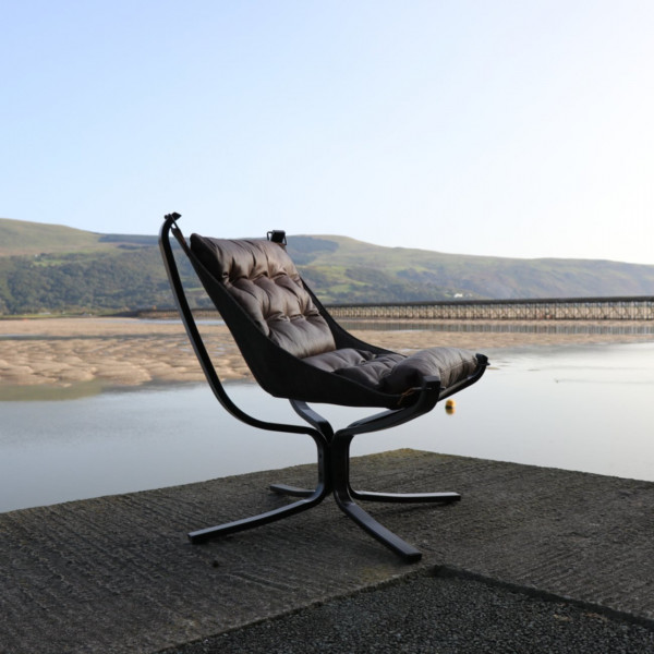 Whiskey Buttoned Suspend Chair Whiskey Buttoned Suspend Chair