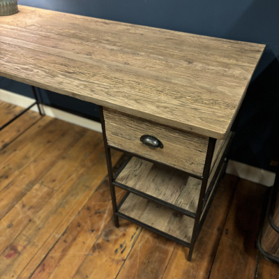Oyster Desk