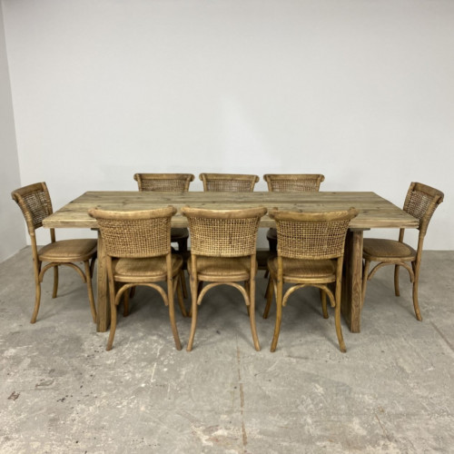 Oyster Dining Set