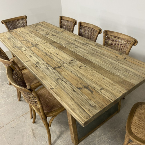 Oyster Dining Set