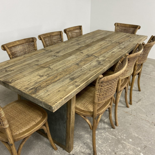 Oyster Dining Set